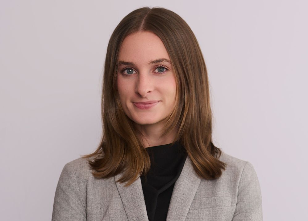 Siena Blelloch, Bates White Photo